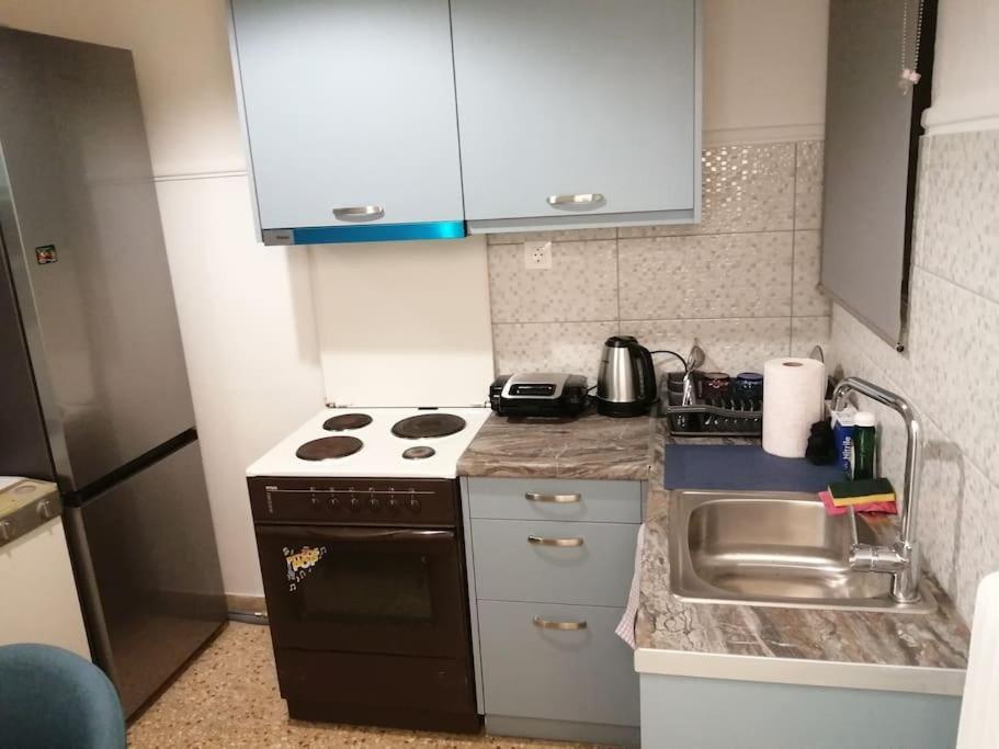 Апартаменты Ανακαινισμένο 8 Λεπτά Από Το Μετρό. Афины Экстерьер фото